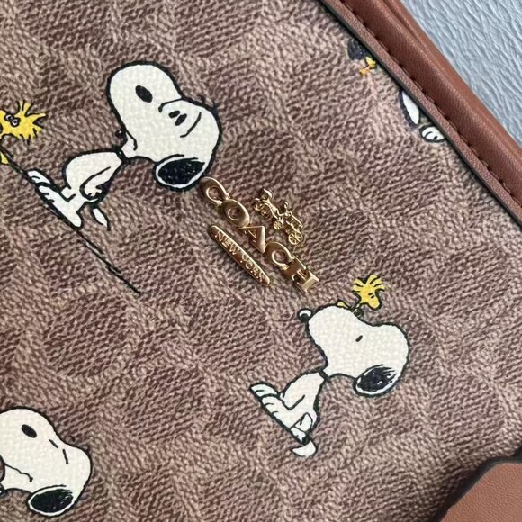 Coach Snoopy City Tote size 34*29*11cm - Picture 5 of 7